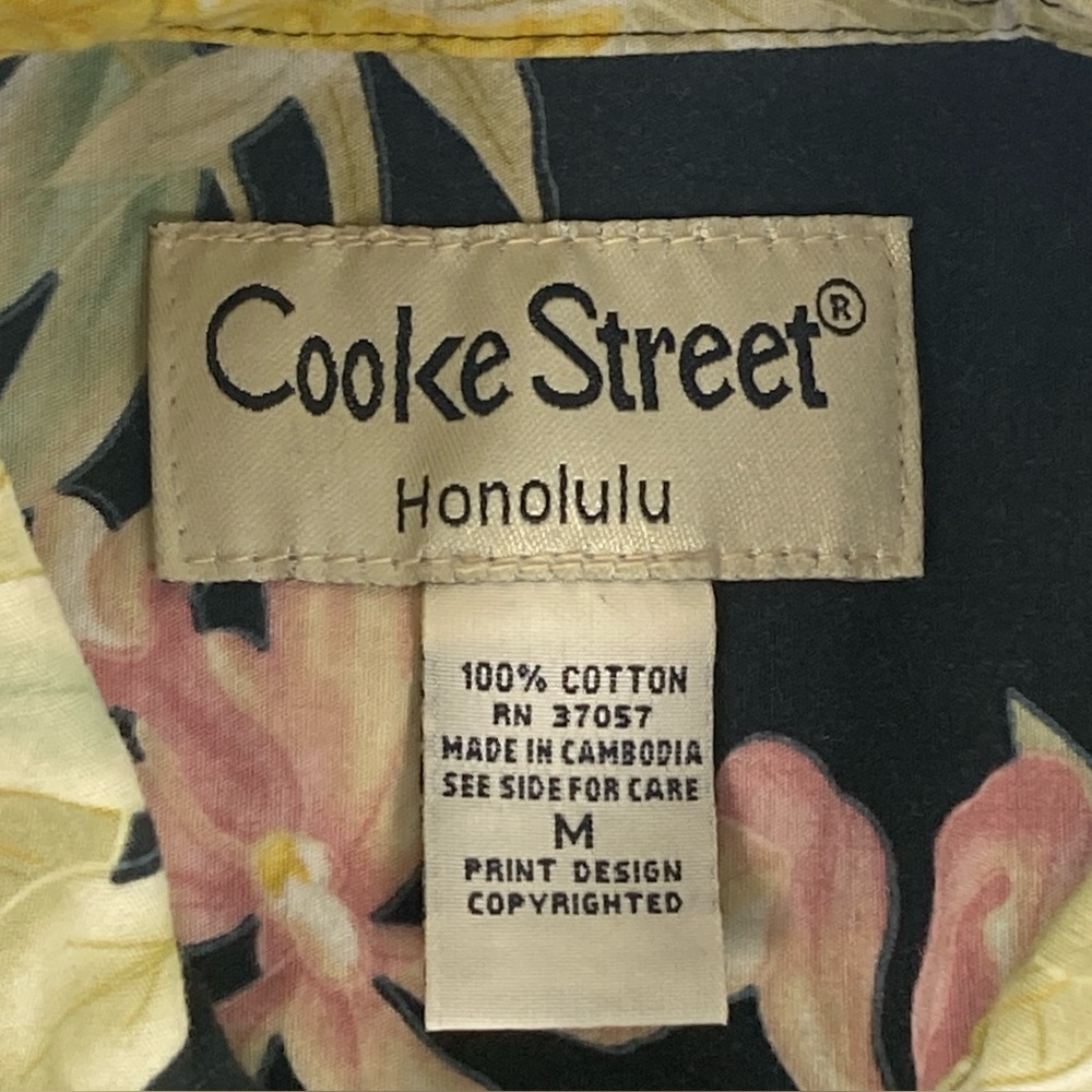 Cooke Street Honolulu Men's M Short Sleeve Hawaiian Shirt Black Yellow Hibiscus - Picture 15 of 16